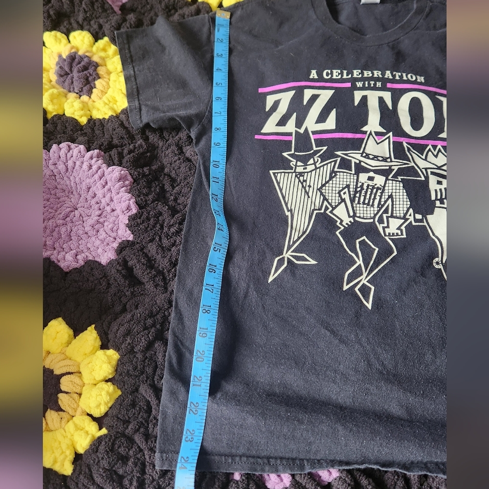 ZZ TOP 2022 Tour Graphic Tee - Picture 3 of 8